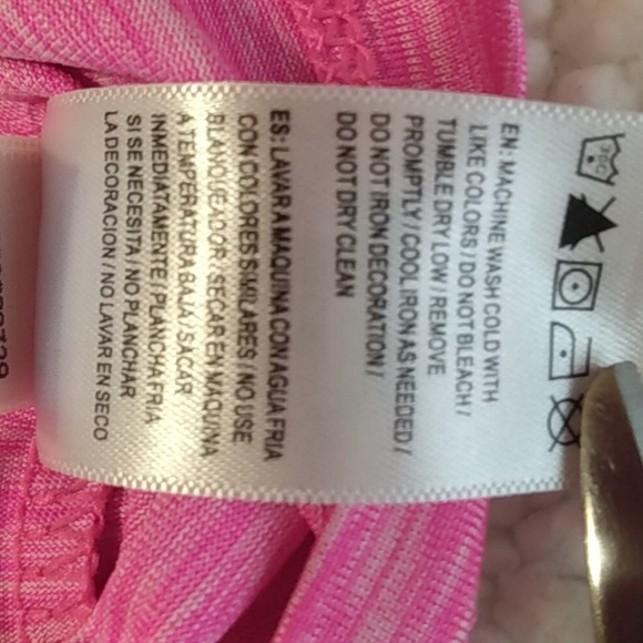 Reebok pink activewear top - Picture 10 of 14